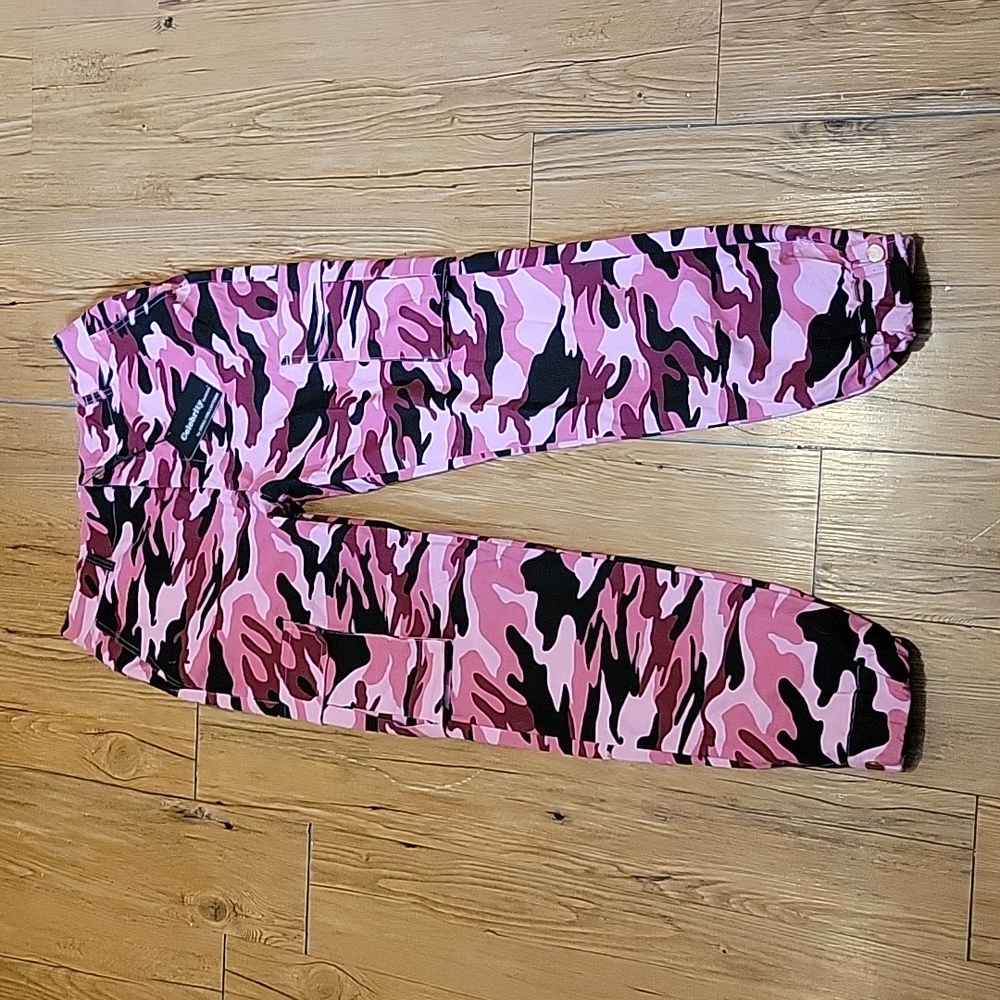 Nwt CELEBRITY FASHION BY HERA COLLECTION camouflage cargo military pant Sz L